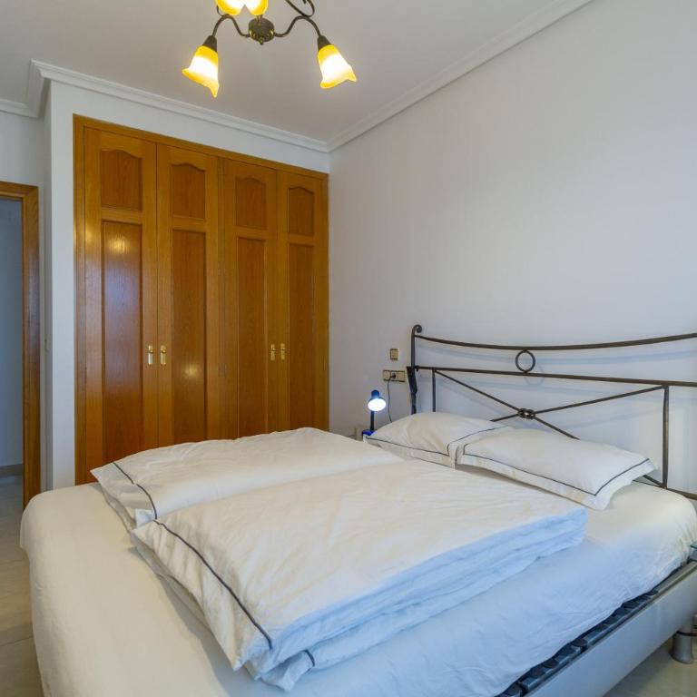 Amazing apartments in the modern Coruña building, near the beach, pool & garage - One-Bedroom Apartment - 10