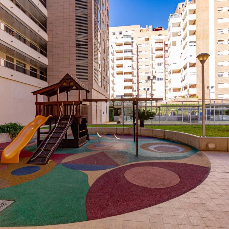 Amazing apartments in the modern Coruña building, near the beach, pool & garage - One-Bedroom Apartment - 27