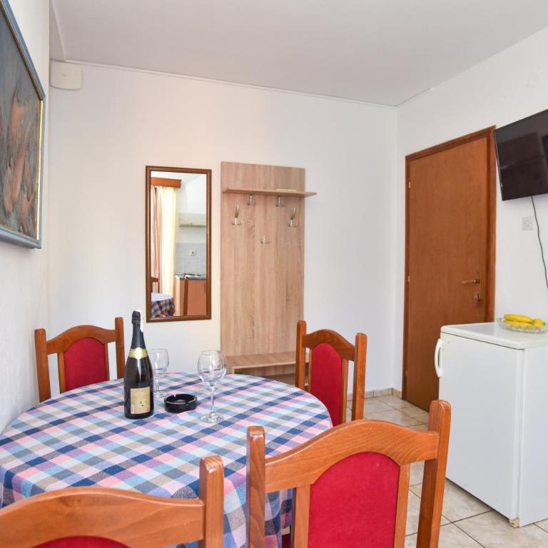 Apartments Milos Kaladjurdjevic - Two-Bedroom Apartment - 17
