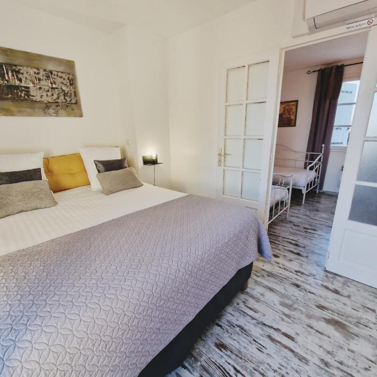 Les Terrasses de Saumur - Hôtel & Appartements - Restaurant & Spa (Logis) - Chambre Quadruple - 4