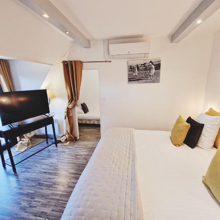 Les Terrasses de Saumur - Hôtel & Appartements - Restaurant & Spa (Logis) - Chambre Triple - 5