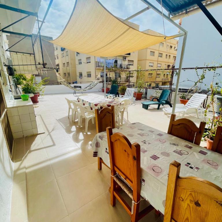 Gran apartamento en el centro Villajoyosa - Vistas al mar, 5 dormitorios y enorme terraza - Apartment - 36
