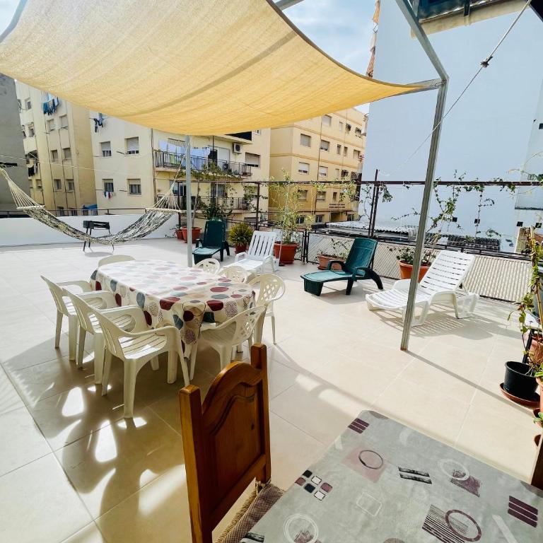 Gran apartamento en el centro Villajoyosa - Vistas al mar, 5 dormitorios y enorme terraza - Apartment - 40