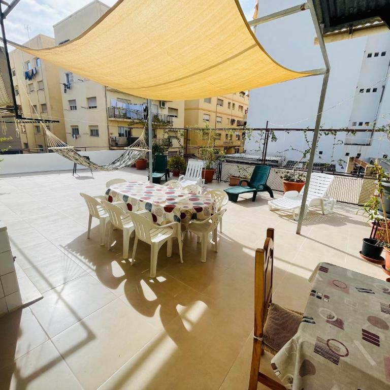 Gran apartamento en el centro Villajoyosa - Vistas al mar, 5 dormitorios y enorme terraza - Apartment - 39