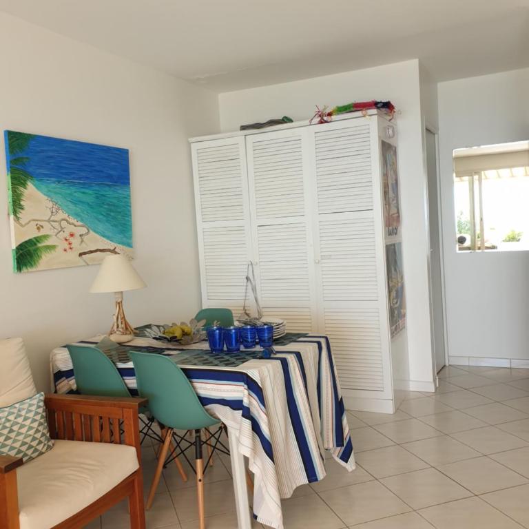 VUE EPOUSTOUFLANTE SUR BANDOL & LA MER 2 pièces, piscine tout confort 4 étoiles, très calme, terrasse spacieuse sans vis à vis, parking privé résidence standing - Apartamento de 1 dormitorio - 6