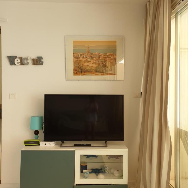 VUE EPOUSTOUFLANTE SUR BANDOL & LA MER 2 pièces, piscine tout confort 4 étoiles, très calme, terrasse spacieuse sans vis à vis, parking privé résidence standing - Apartamento de 1 dormitorio - 11