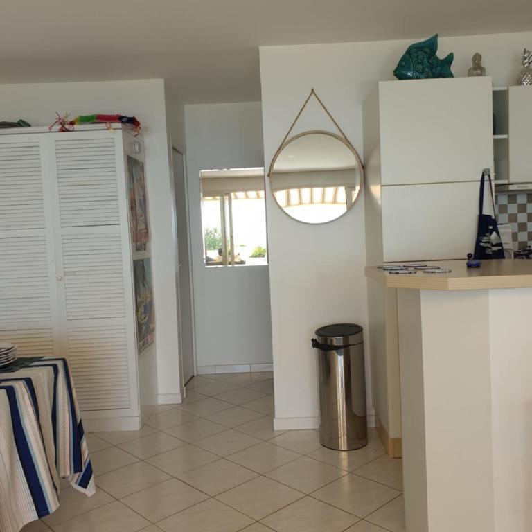VUE EPOUSTOUFLANTE SUR BANDOL & LA MER 2 pièces, piscine tout confort 4 étoiles, très calme, terrasse spacieuse sans vis à vis, parking privé résidence standing - Apartamento de 1 dormitorio - 10