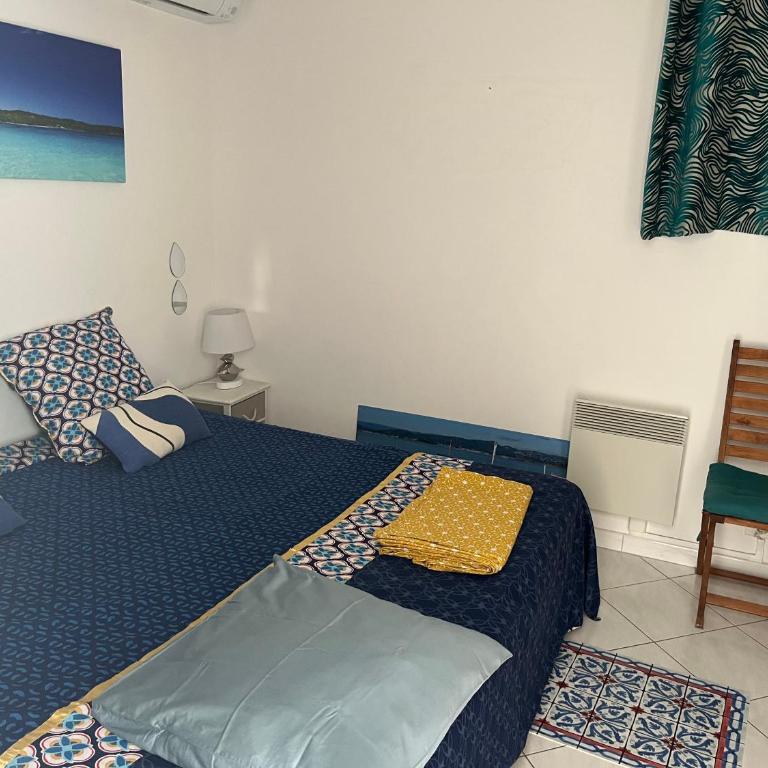 VUE EPOUSTOUFLANTE SUR BANDOL & LA MER 2 pièces, piscine tout confort 4 étoiles, très calme, terrasse spacieuse sans vis à vis, parking privé résidence standing - Apartamento de 1 dormitorio - 18