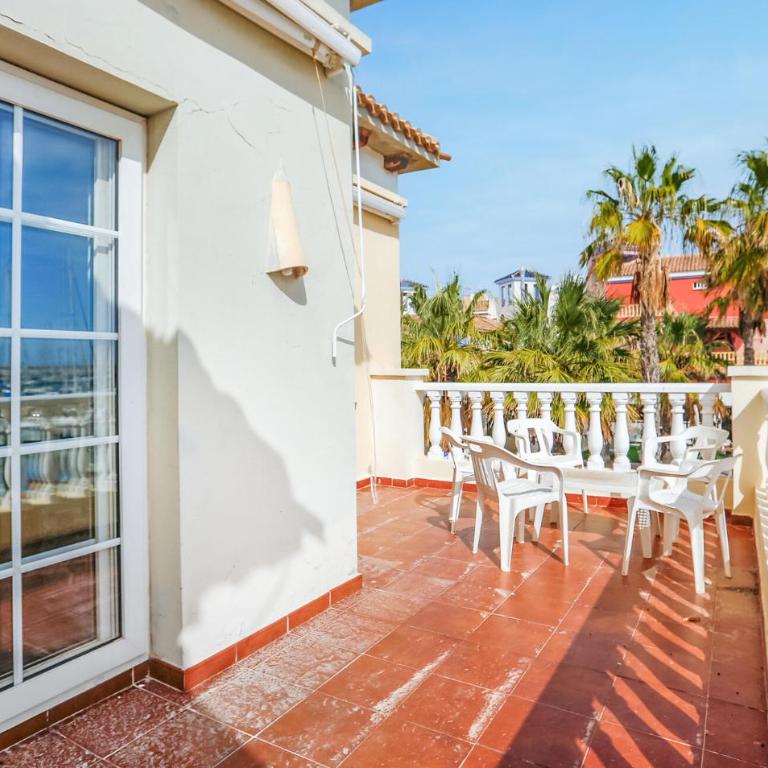 2 Bedroom Cozy Apartment In Torrevieja - Two-Bedroom Apartment - 8