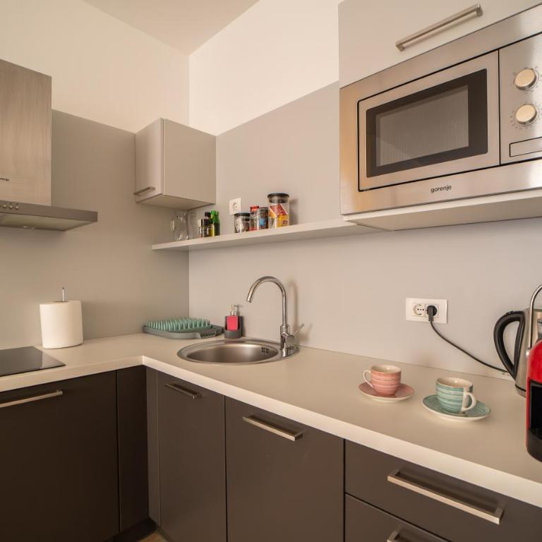 Amare Luxury Apartments - Apartman sa Pogledom na Planinu - 9