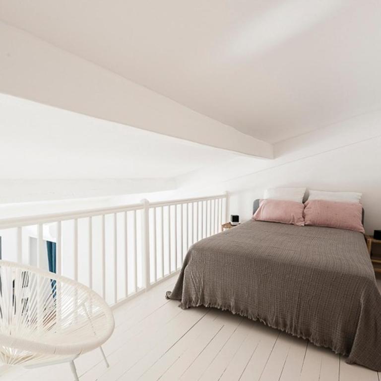 LE BLANC CAMARGUE - STUDIO DANS LES REMPARTS 45m2 AVEC CLIM - Appartement 1 Chambre - 2
