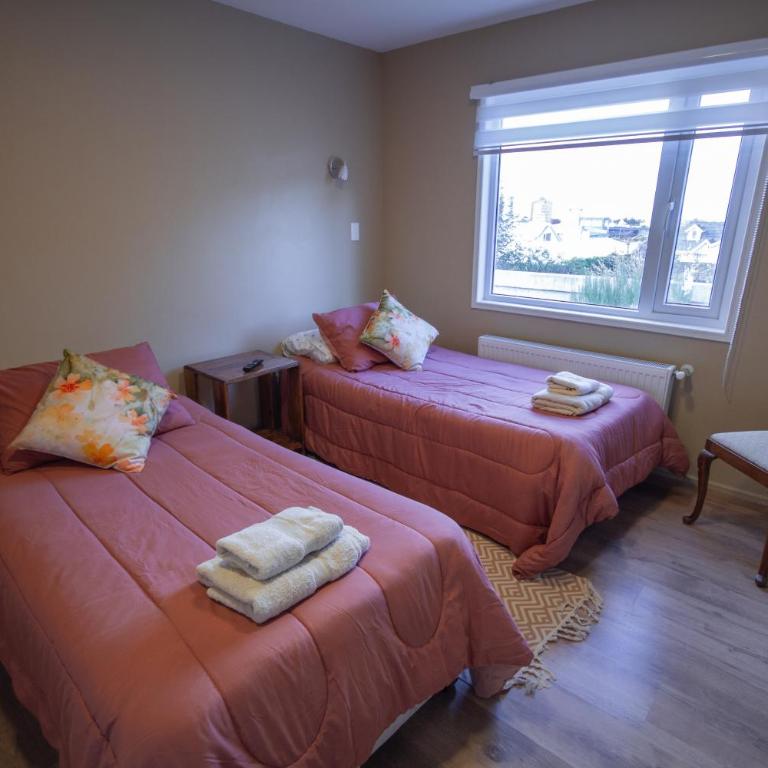 Departamentos Avenida Colon - Twin Room with Private Bathroom - 12