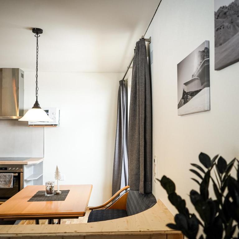 Haus Gosta Kreuzmayr Appartements - Apartment mit Blick auf die Berge - 5