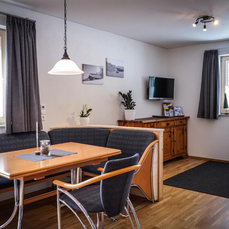 Haus Gosta Kreuzmayr Appartements - Apartment mit Blick auf die Berge - 4