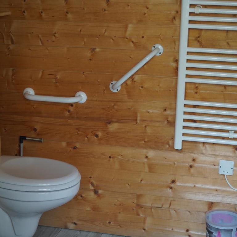 Family's Camping Le Savoy - Chalet mit 2 Schlafzimmern - 6