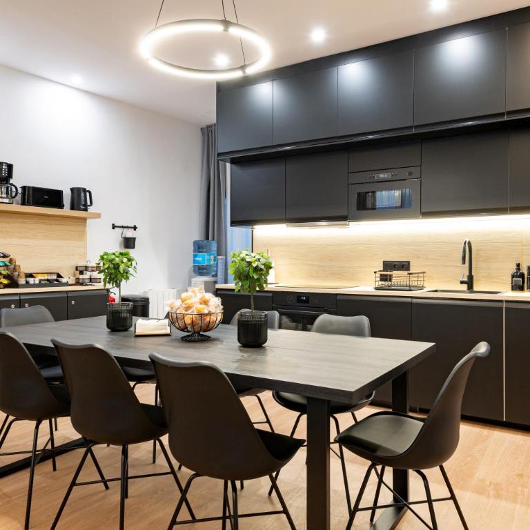 HONEY APARTMENT IN THE CENTER OF MADRID - Three-Bedroom Apartment - 5