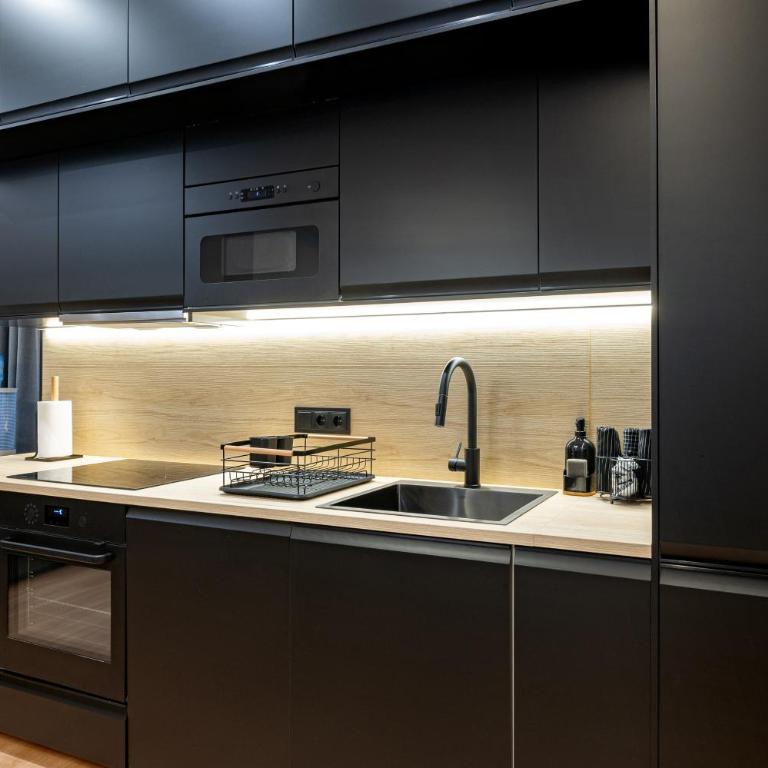 HONEY APARTMENT IN THE CENTER OF MADRID - Three-Bedroom Apartment - 18