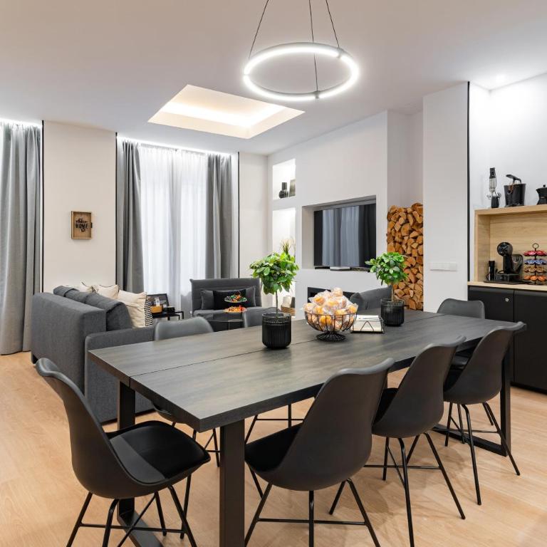 HONEY APARTMENT IN THE CENTER OF MADRID - Three-Bedroom Apartment - 21