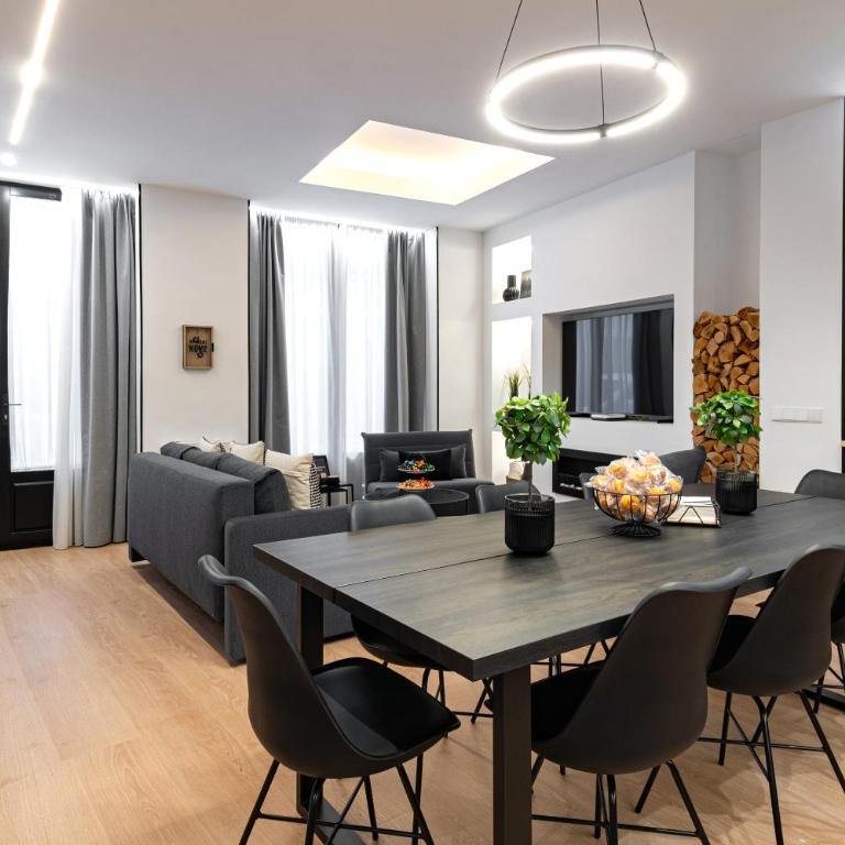 HONEY APARTMENT IN THE CENTER OF MADRID - Three-Bedroom Apartment - 28