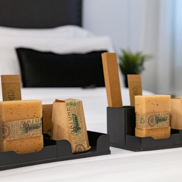 HONEY APARTMENT IN THE CENTER OF MADRID - Three-Bedroom Apartment - 52