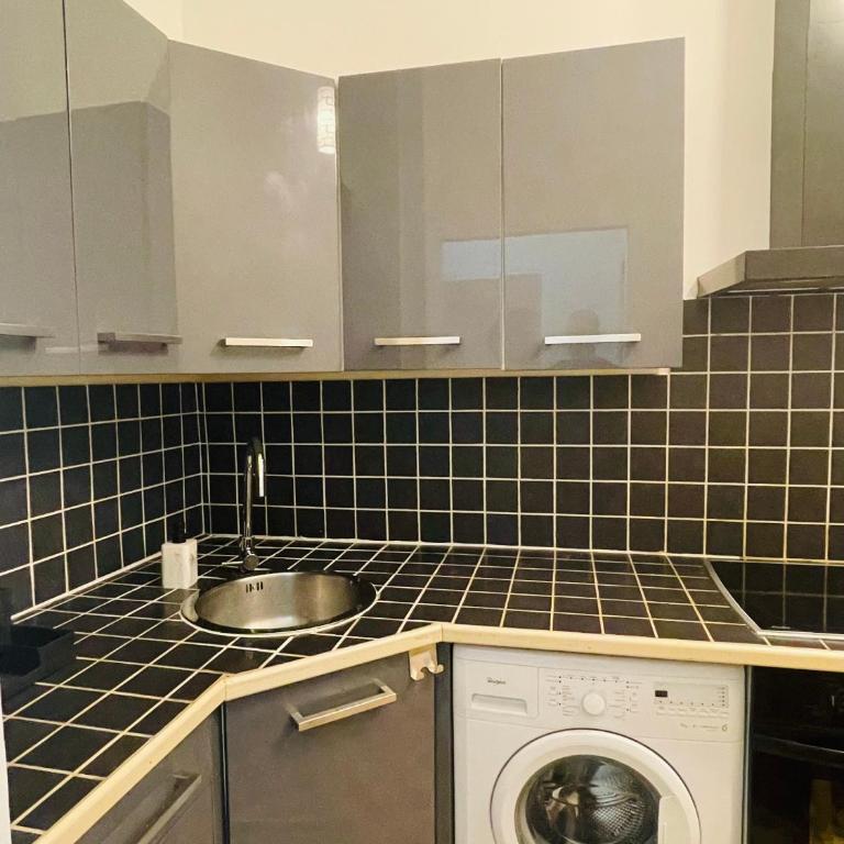 Studio récemment rénové proche gare et ville - Appartement 1 Chambre - 11