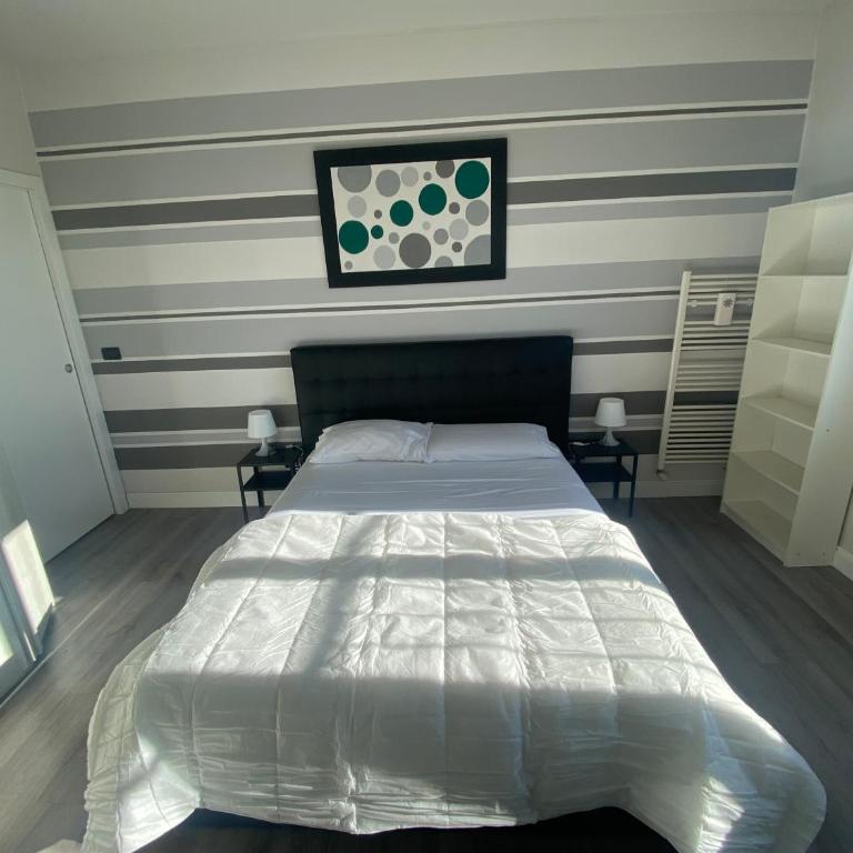 FRESH HOME - Two-Bedroom Apartment - 2