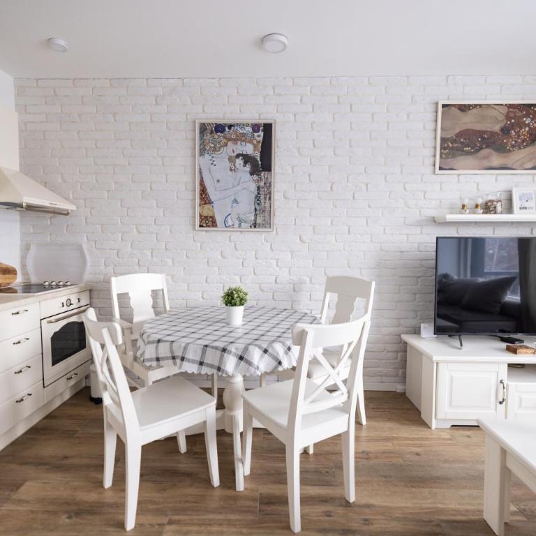 PROMO Evergreen apartments - One-Bedroom Apartment - 4