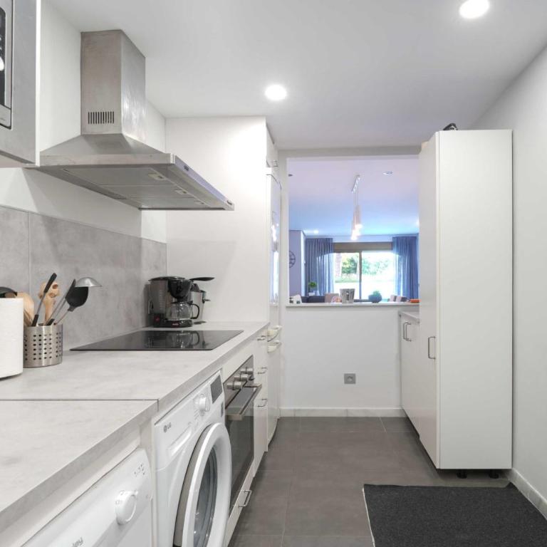 2033 modern 3 Bed large Terrace with sun loungers - Apartment with Terrace - 36