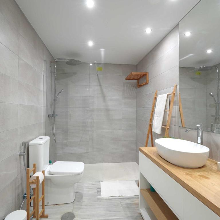 2033 modern 3 Bed large Terrace with sun loungers - Apartment with Terrace - 18