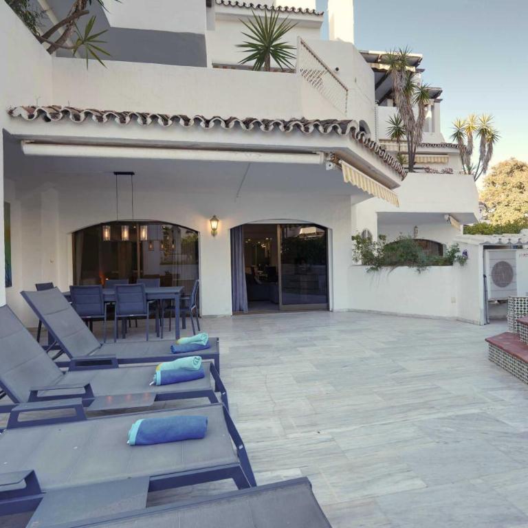 2033 modern 3 Bed large Terrace with sun loungers - Apartment with Terrace - 2