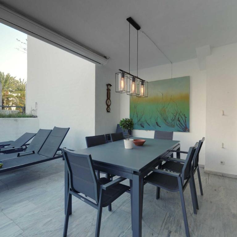 2033 modern 3 Bed large Terrace with sun loungers - Apartment with Terrace - 8