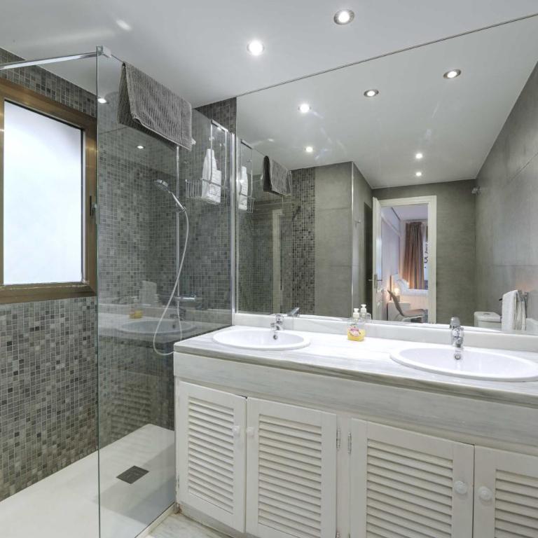 2033 modern 3 Bed large Terrace with sun loungers - Apartment with Terrace - 24