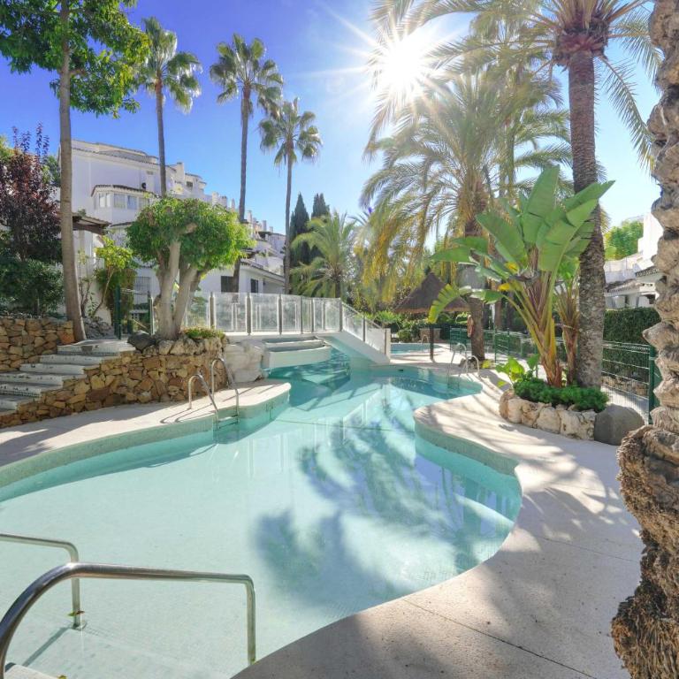 2033 modern 3 Bed large Terrace with sun loungers - Apartment with Terrace - 1