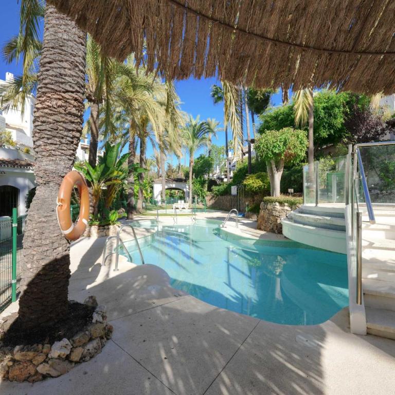 2033 modern 3 Bed large Terrace with sun loungers - Apartment with Terrace - 27