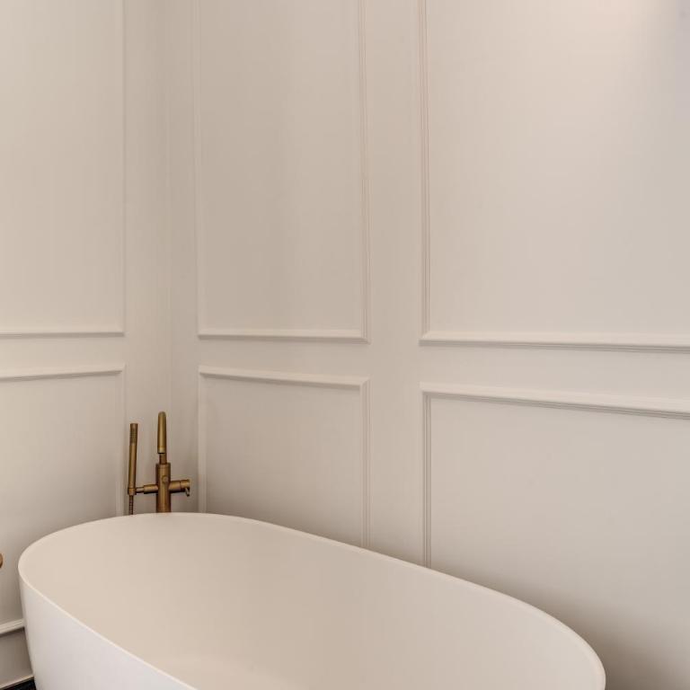 ATAROOMS Suites Napoli - Camera Matrimoniale Deluxe con Balcone - 20