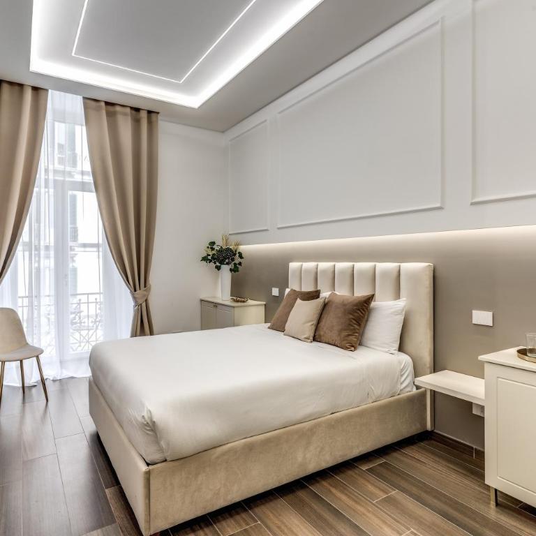 ATAROOMS Suites Napoli - Camera Matrimoniale con Balcone - 1