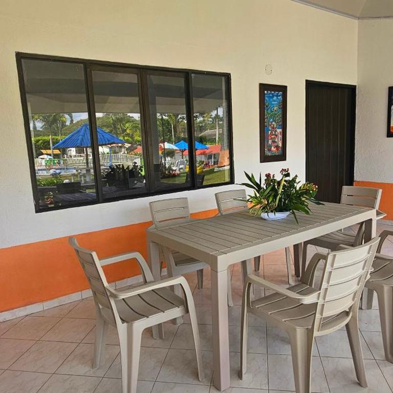 Cabañas Cafeteras Cerritos - Three-Bedroom Villa - 3
