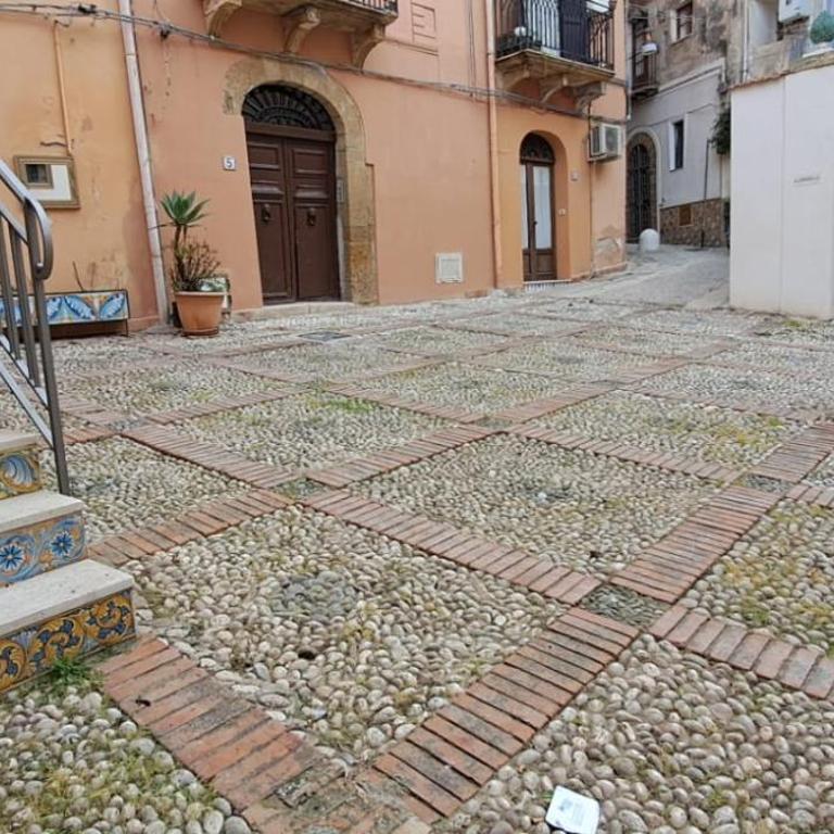 La Casa sulla Piazza - Two-Bedroom Apartment - 24