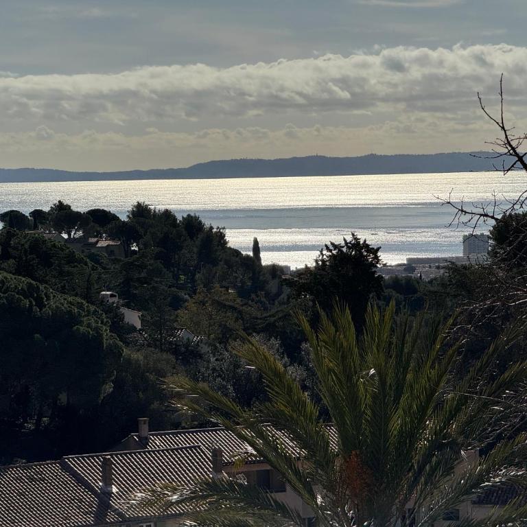 Studio le Nid, vue mer, village et collines avec terrasse - Studio - Vue sur Mer - 13
