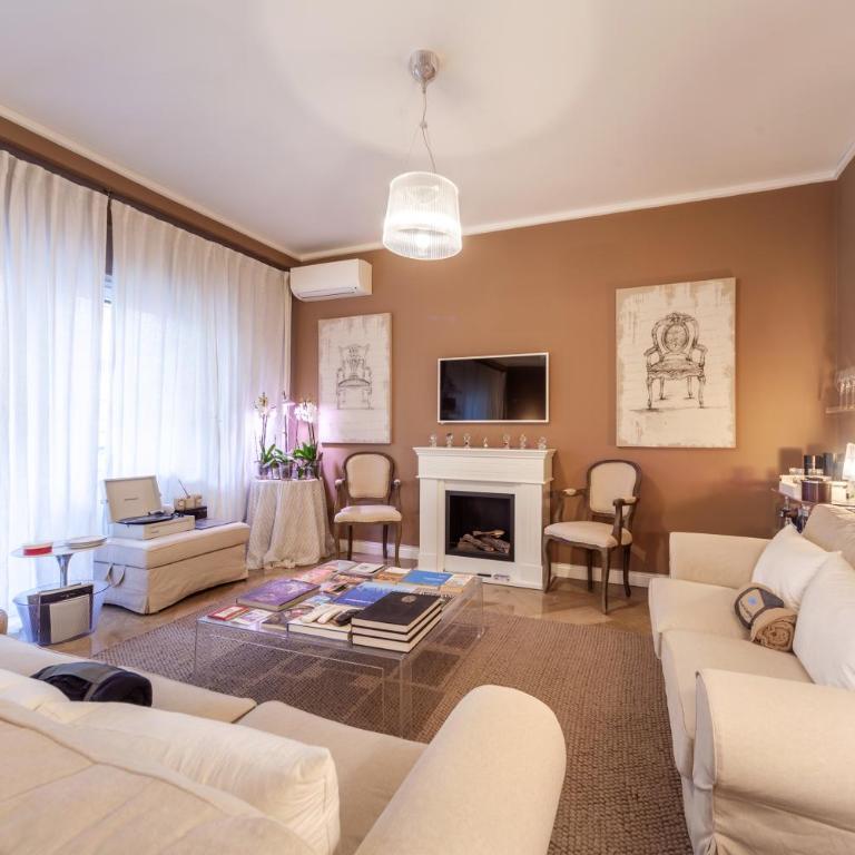 Maison de Famille - Large Double Room - 8