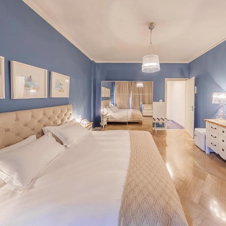 Maison de Famille - Large Double Room - 14