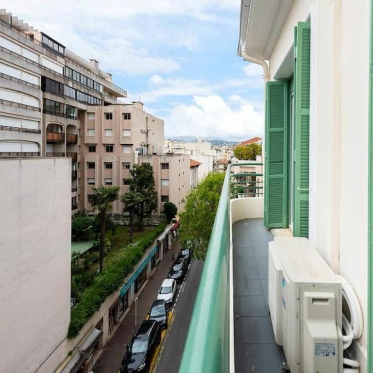 LOUIS GALLET Centre JUAN LES PINS 50m des plages - One-Bedroom Apartment - 3