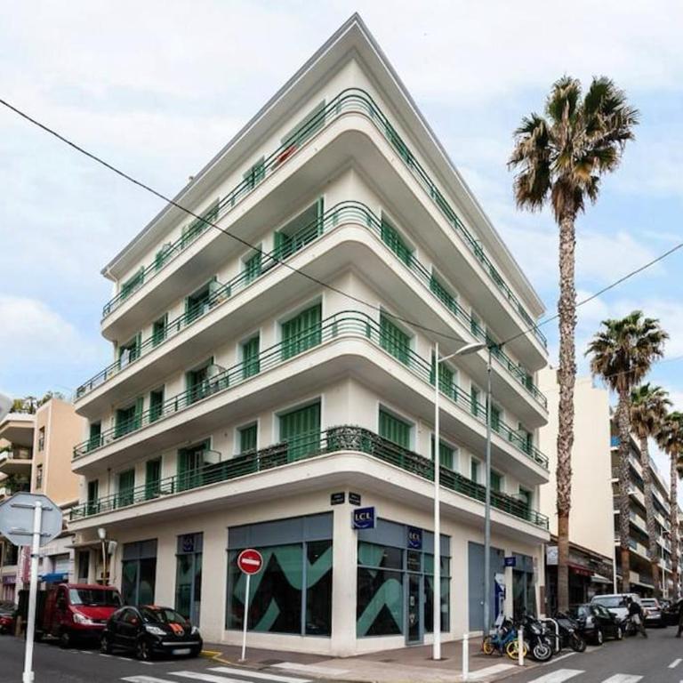 LOUIS GALLET Centre JUAN LES PINS 50m des plages - One-Bedroom Apartment - 12