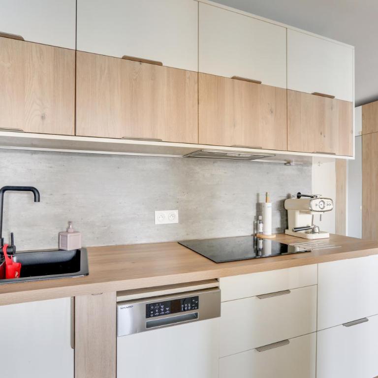 Paris luxury Apartment 75m2 with Eiffel Tower View, metro 1 min, parking - Appartement 2 Chambres - 12