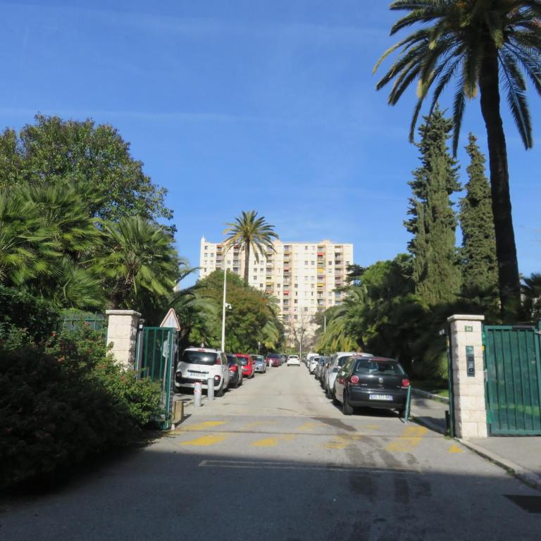 NICE NORD 2 PIECES CALMES,WIFI,CLIM,BALCON,PARKING - Apartment mit 1 Schlafzimmer - 40