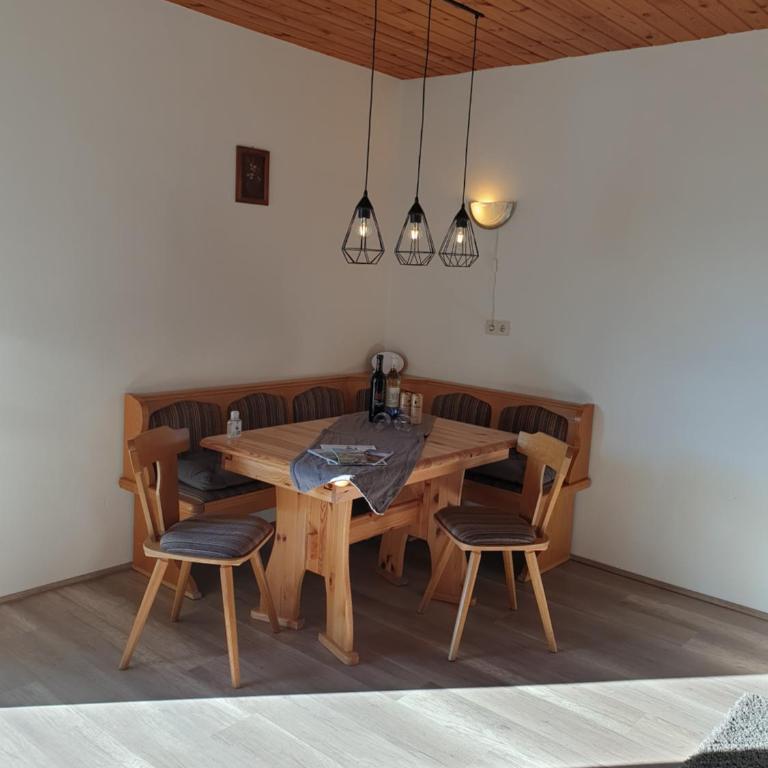 Ferienhaus Schäfer - Apartments - Wintersports - Family holiday - Holiday with your dog - Rural & Scenic - Apartment mit 1 Schlafzimmer, Balkon und Bergblick - 6