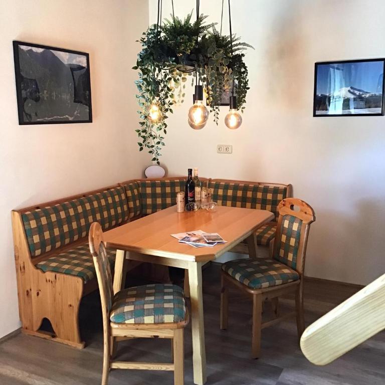 Ferienhaus Schäfer - Apartments - Wintersports - Family holiday - Holiday with your dog - Rural & Scenic - Apartment mit 2 Schlafzimmern und Bergblick - 3