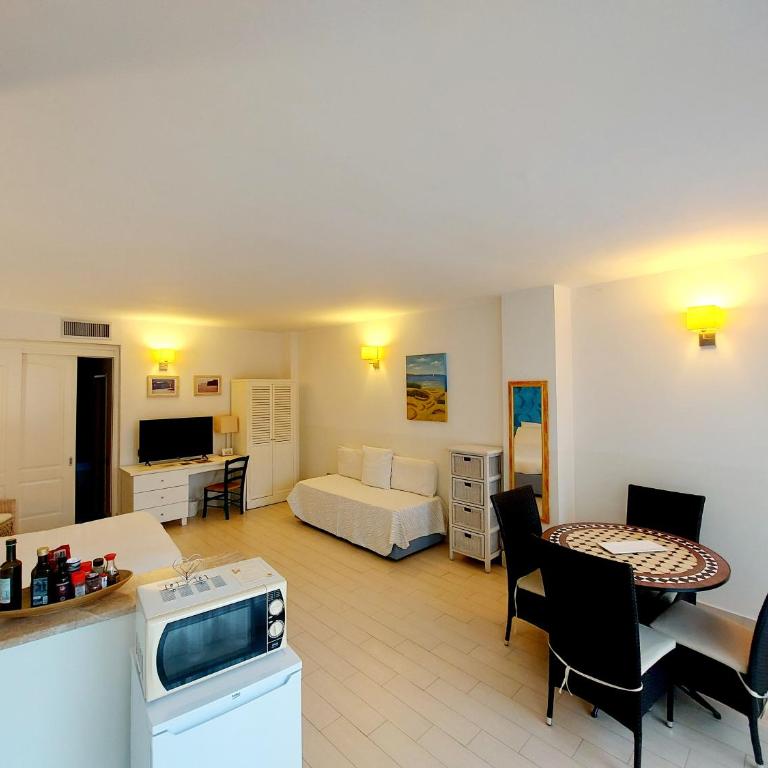 Hotel La Villa Del Mare - Appartamento con 1 Camera da Letto e Patio - 11