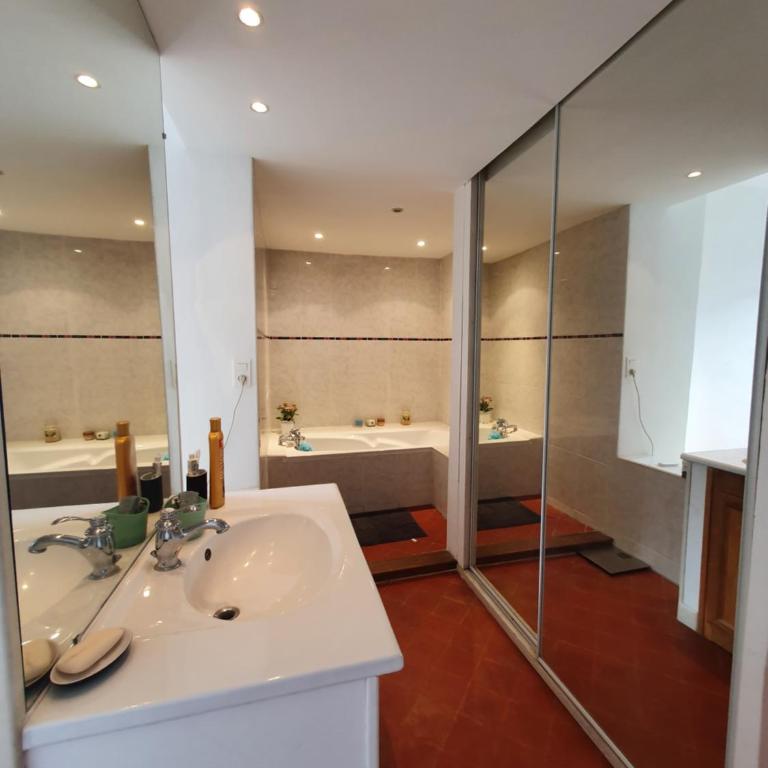Maison bourgeoise avec piscine privée - Maison 3 Chambres - 22