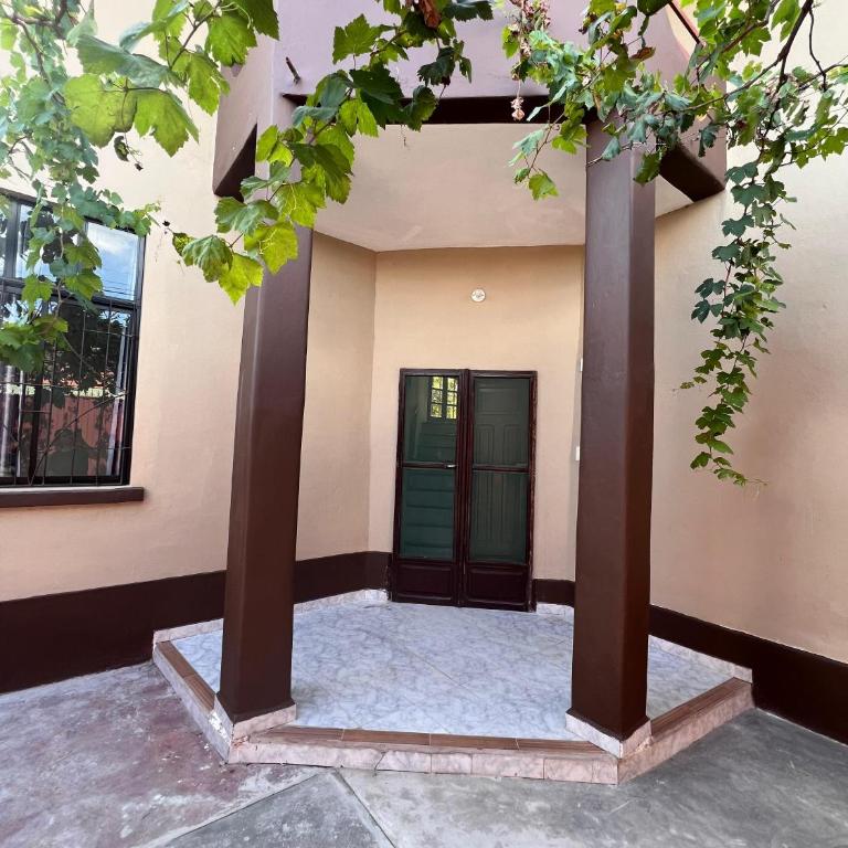 Casa Amigable y Confortable - Casa de 3 dormitorios - 76